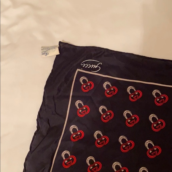 Authentic Gucci lock square silk scarf - Picture 4 of 6